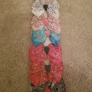 6 New Hair Bows